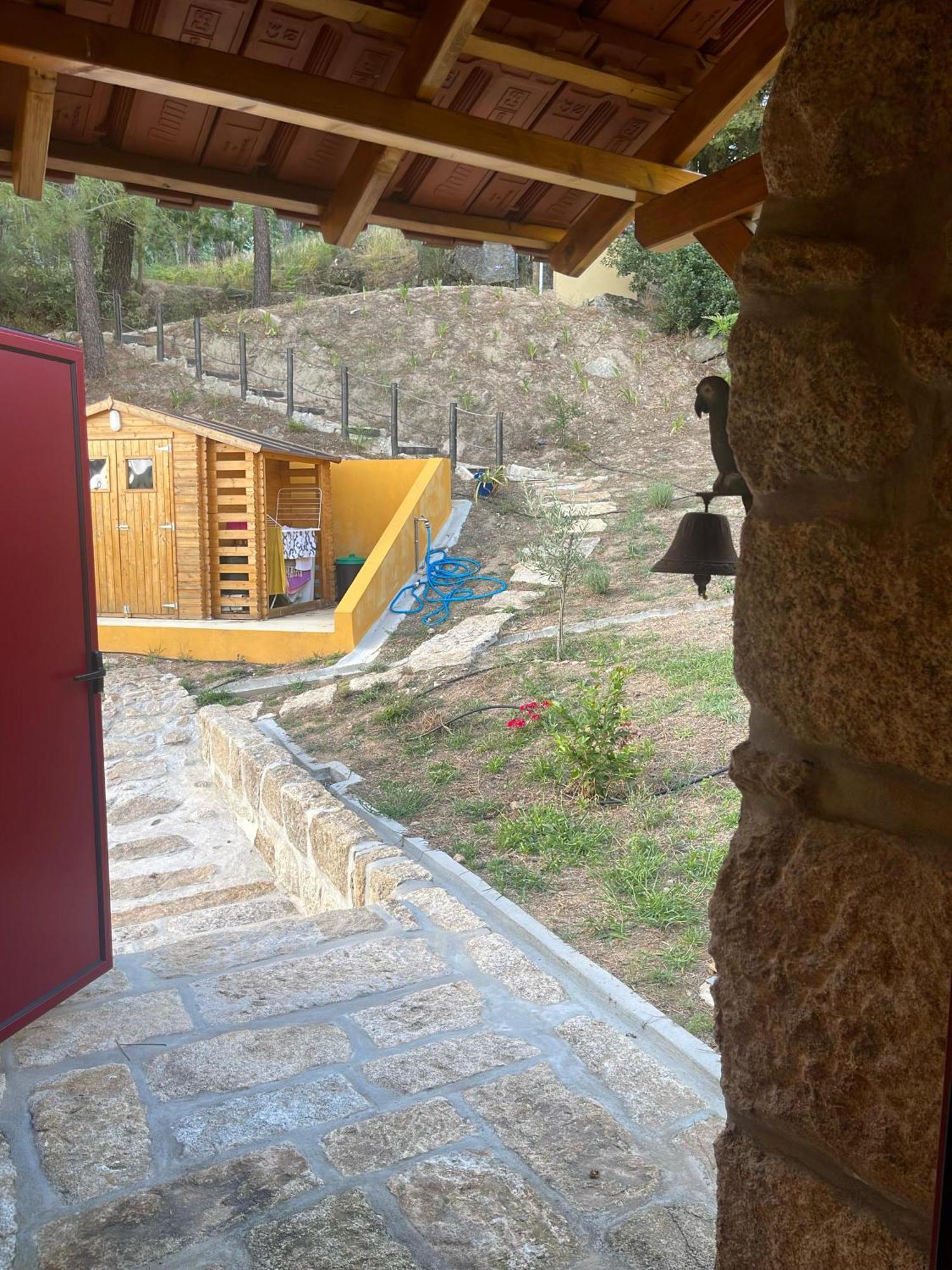 Nascente, Place In Nature Next To A Waterfall Loureiro  Extérieur photo
